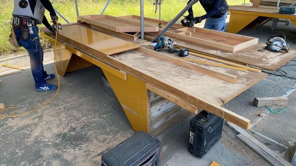 資材センターでのお仕事風景「型枠加工、型枠資材整備」