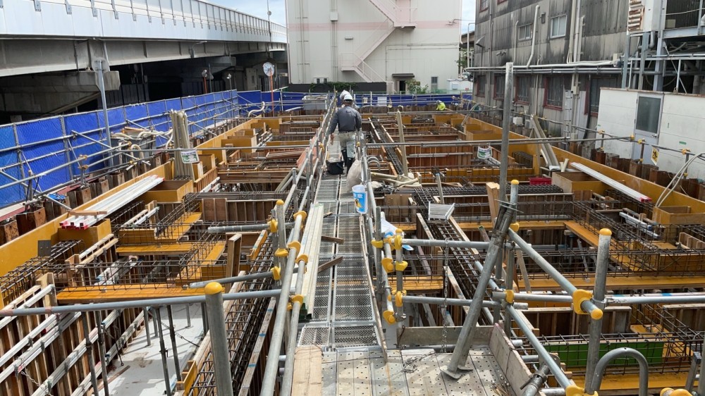 型枠施工の現場から-西宮市内工場建設現場