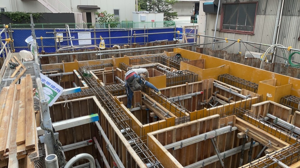 型枠施工の現場から-西宮市内工場建設現場